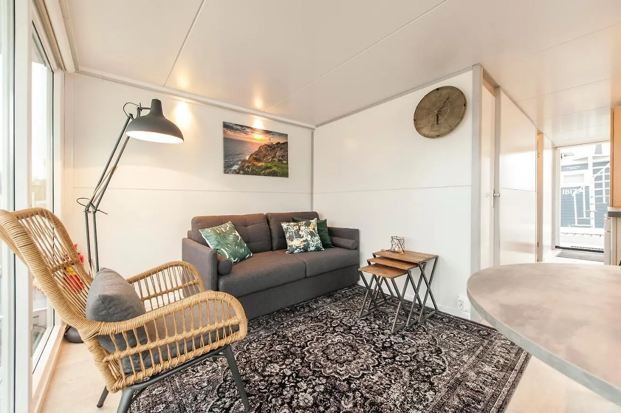 Ferienhaus Villa Tiny Floating House Ibiza Maastricht